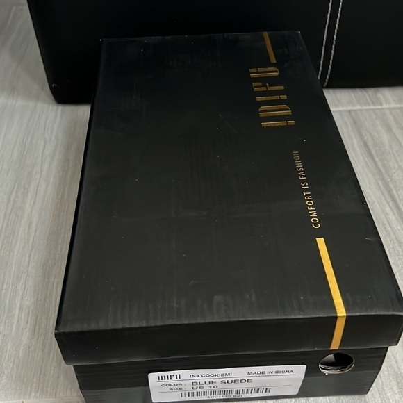 Blue suede open toed chunky heels with ankle strap size 10 - Picture 3 of 9